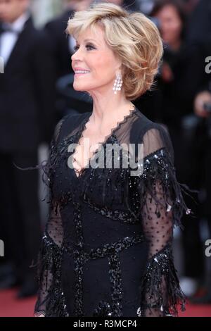 CANNES, FRANCE - 13 MAI 2018 : Jane Fonda, marche le tapis rouge pour le débrouiller projection au Festival de Cannes (Ph : Mickael Chavet) Banque D'Images