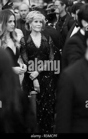 CANNES, FRANCE - 13 MAI 2018 : Jane Fonda, marche le tapis rouge pour le débrouiller projection au Festival de Cannes (Ph : Mickael Chavet) Banque D'Images
