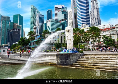 Singapour, le Merlion, statue de la métropole de Singapour, conçue par l'artiste Fraser Brunner en 1964 Banque D'Images