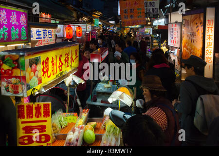 Des kiosques à l'alimentation du marché de nuit de Shilin, Taipei, Taiwan Banque D'Images