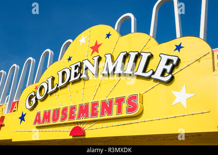 Golden Mile Blackpool attraction de jeux électroniques sur la promenade du front de mer Blackpool Lancashire England GB UK Europe Banque D'Images