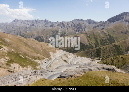 Paysage autour de la célèbre Pamir Highway M41 au Kirghizstan en Asie centrale Banque D'Images