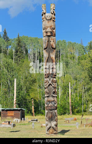 Le Canada, la Colombie-Britannique, Kitwanga. Les totems de la tribu des Gitxsan. Banque D'Images