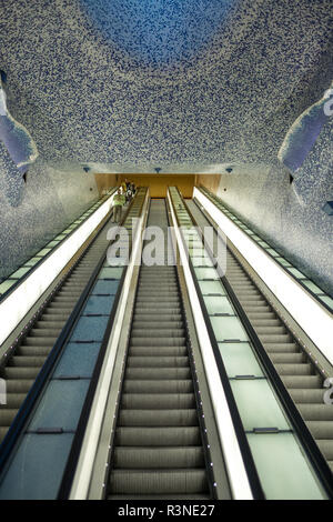 La station de métro Toledo conçu par firme Tunquets Oscar Blanca. L'une des nombreuses stations de l'art dans la ville de Naples Italie Banque D'Images