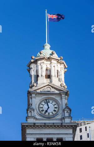 Nouvelle Zélande, île du nord, Auckland. Tour de l'horloge de l'Hôtel de Ville d'Auckland Banque D'Images