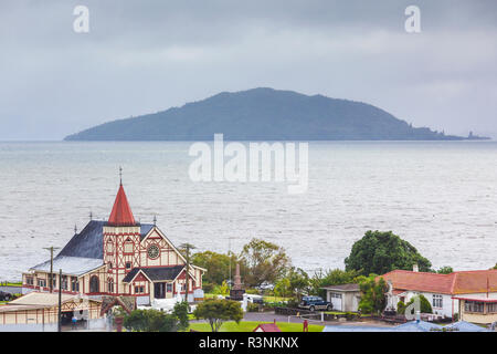 Nouvelle Zélande, île du Nord, Rotorua. Ohinemutu, village Maori, l'église anglicane Saint Foi, elevated view Banque D'Images