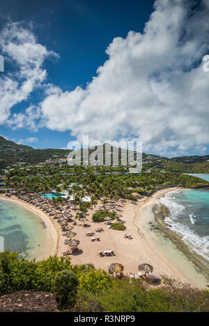 French West Indies, St-Barthelemy. Anse du Grand-Cul-de-sac bay avec plage de l'hôtel Guanahani beach Banque D'Images