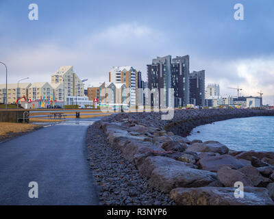 REYKJAVIK, ISLANDE-Octobre 24, 2018 : l'architecture moderne du centre-ville Banque D'Images