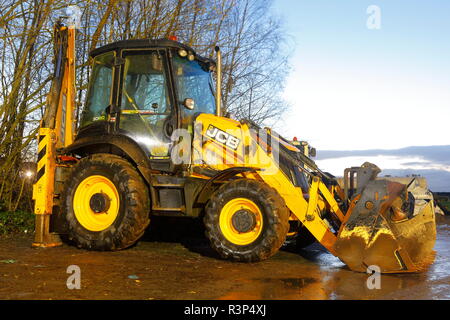 Une JCB 3CX sans rouler sur l'FARRRS link road construction composé de site Banque D'Images