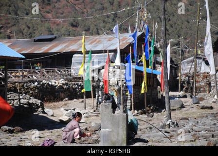 Le Himalayan village d'Olangchung Gola dans Nepa Banque D'Images