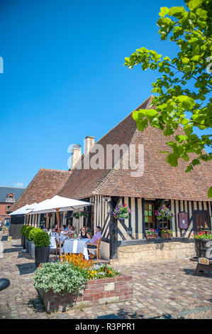 Restaurant, Beuvron en auge, Normandie, France Banque D'Images