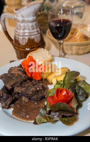 Le déjeuner au Moulin Bleu, Bourgueil, vallée de la Loire, France Banque D'Images