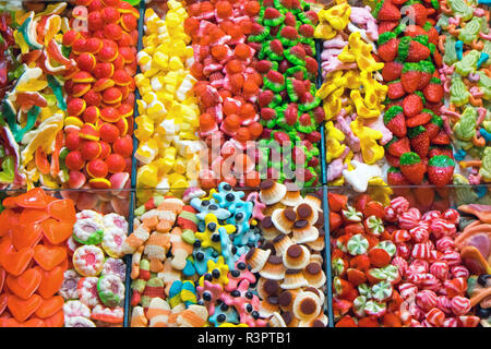 Bonbons dans marché de la boqueria à Barcelone Banque D'Images