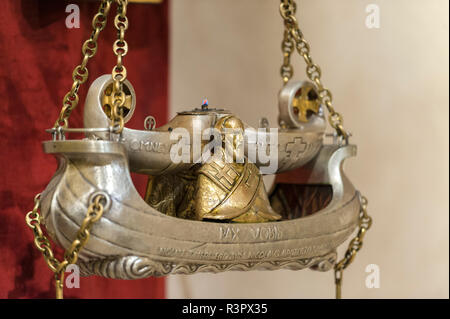 Brûleur d'encens, Basilique de Saint Nicholas, Bari, Italie Banque D'Images