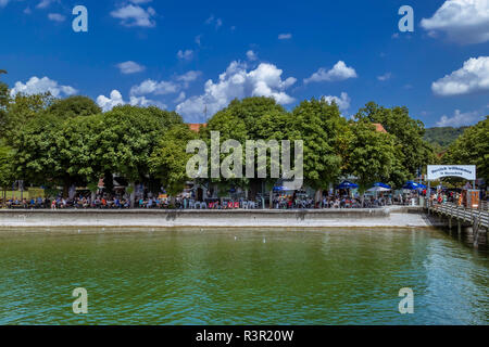 Jardin de bière Seehof Herrsching am Ammersee à sur le lac ou le lac Ammer, cinq lacs, Haute-Bavière, Bavaria, Germany, Europe Banque D'Images