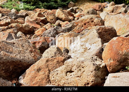 Rock pile comme un bassin de drainage Banque D'Images