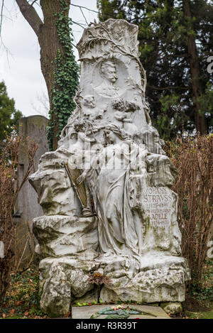 L'Autriche, Vienne, Zentralfriedhof. Cimetière Central, tombe du compositeur Johann Strauss Le Jeune Banque D'Images