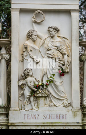 L'Autriche, Vienne, Zentralfriedhof. Cimetière Central, tombe du compositeur Franz Schubert Banque D'Images