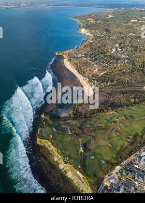 L'INDONÉSIE, Bali, vue aérienne de la plage Dreamland Banque D'Images