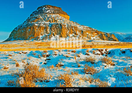 Canada, Saskatchewan, Big Muddy Badlands. Paysage avec Château Butte en hiver. Banque D'Images