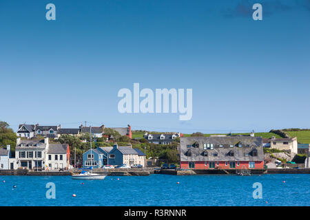 L'Irlande, dans le comté de Cork, l'artimon head Peninsula, Crookhaven, vue sur village Banque D'Images