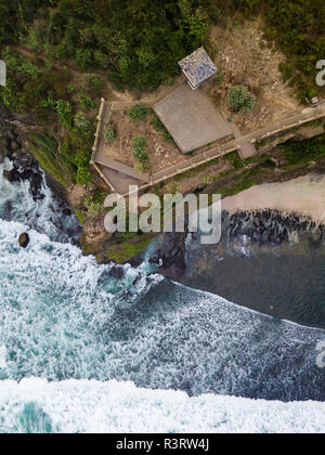 L'INDONÉSIE, Bali, vue aérienne du temple d'Uluwatu Banque D'Images