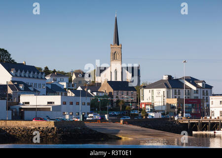 L'Irlande, comté de Donegal, Killybegs, le plus grand port de pêche, vue sur la ville Banque D'Images