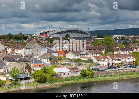 L'Irlande, le comté de Limerick, Limerick, stade Thomond Park, elevated view Banque D'Images