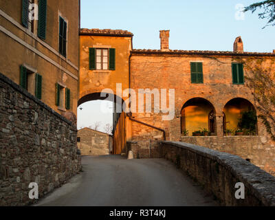 Italie, Toscane, San Giovanni d'asso, la petite ville toscane de San Giovanni d'asso Banque D'Images