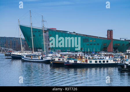 Pays-bas, Amsterdam. Oosterdok, bâtiment des sciences NEMO Banque D'Images