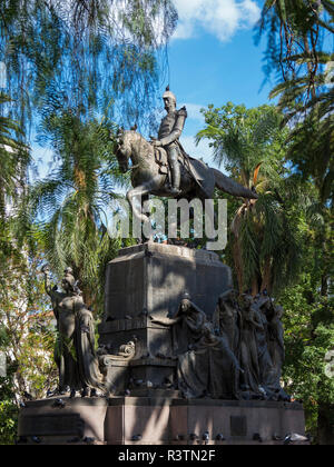 Plaza 9 de Julio, monument commémorant général José de Arenales ville de Salta, situé dans les contreforts des Andes. L'Argentine, l'Amérique du Sud. Banque D'Images