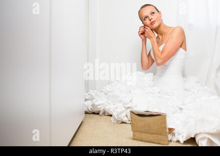 Belle Mariée se préparer pour le jour de son mariage Banque D'Images