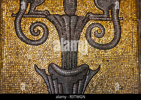 Détail de la mosaïque dans la salle dorée du Stadshuset, l'Hôtel de Ville de Stockholm Banque D'Images