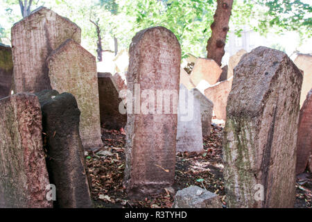 À Prague - République tchèque - Le 27/07/2015 - Vieux cimetière juif, l'un des plus importants monuments historique juif à Prague, République Tchèque Banque D'Images