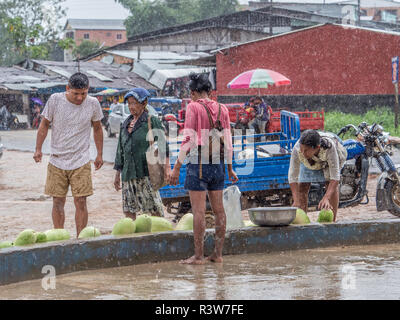 Tabatinga au Brésil, - 15 septembre 2018 : Jour de pluie dans le port d'Amazon river Banque D'Images