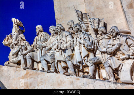 Monument aux découvertes, le Tage, Belém, Lisbonne, Portugal. Le monument a été conçu par Continellis et sculpteur portugais Almeida en 1939. Banque D'Images