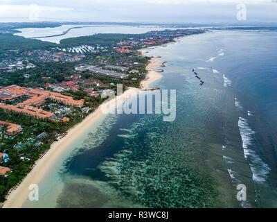 L'INDONÉSIE, Bali, vue aérienne de la plage Nusa Dua Banque D'Images