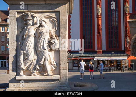 Fontaine et Marienkapelle dans la place du marché (Marktplatz), Würzburg, Bavière, Allemagne Banque D'Images