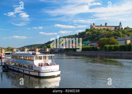 La forteresse de Marienberg et Rhin, Wurzburg, Bavière, Allemagne Banque D'Images