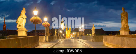 Vieux Pont Principal à l'aube, Wurzburg, Bavière, Allemagne Banque D'Images