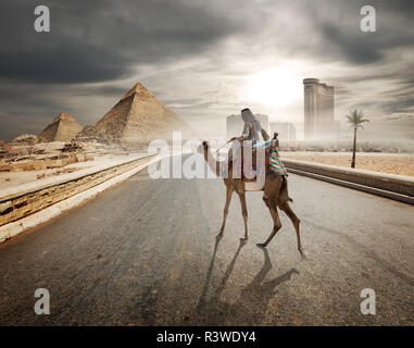 Soir sur pyramides Banque D'Images