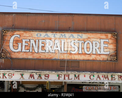 Arizona, Oatman, Route 66, ancienne ville minière, équipe de signer (pour un usage éditorial uniquement) Banque D'Images