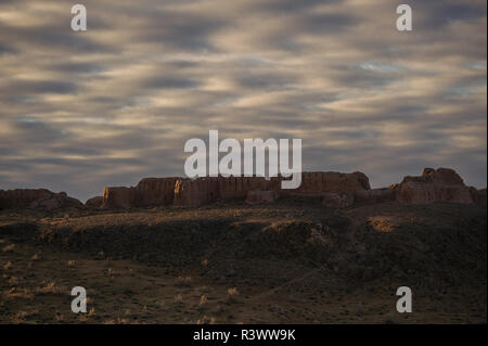 Ayaz Kala ruines et camp de yourte dans le Nord de l'Ouzbékistan, près de Khiva. Banque D'Images