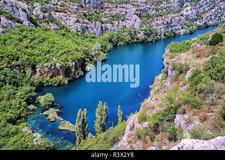 La vallée de la rivière Krka, Parc National de Krka en Croatie. Banque D'Images