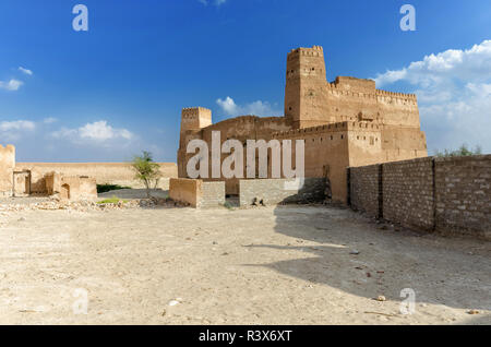 Jalan Bani Bu Ali Fort Banque D'Images