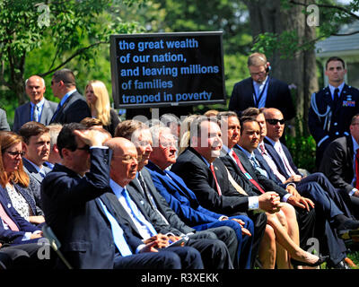 Le président Donald Trump annonce sa décision sur l'Accord de Paris. L'annonce a été faite à la Maison Blanche Rose Garden le 31 mai 2017 Banque D'Images