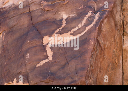 USA, Nevada. Homme qui tombe, de Petroglyph National Monument Butte d'Or Banque D'Images