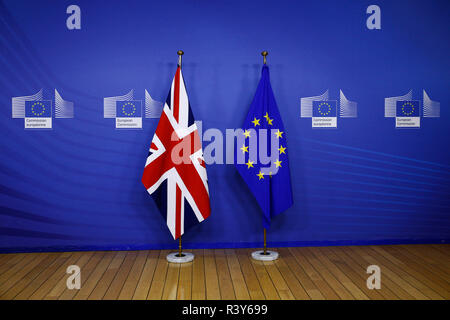Bruxelles, Belgique. 24 Nov 2018. Rencontre entre le Premier Ministre du Royaume-Uni Theresa mai et le président de la Commission européenne, Jean-Claude Juncker au siège de la Commission de l'UE. Alexandros Michailidis/Alamy Live News Banque D'Images