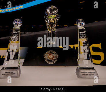 24 novembre 2018 : trophée du championnat et les deux trophées de MVP avant le match entre la Grambling State Tigers et le Southern University Jaguars de Mercedes-Benz Superdome de New Orleans, LA. Stephen Lew/CSM Banque D'Images