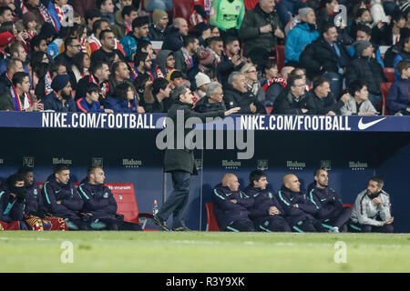 Wanda Metropolitano, Madrid, Espagne. 24 Nov, 2018. La Liga football, l'Atletico Madrid et Barcelone ; Ernesto Valverde Entraîneur du FC Barcelone : Action Crédit Plus Sport/Alamy Live News Banque D'Images